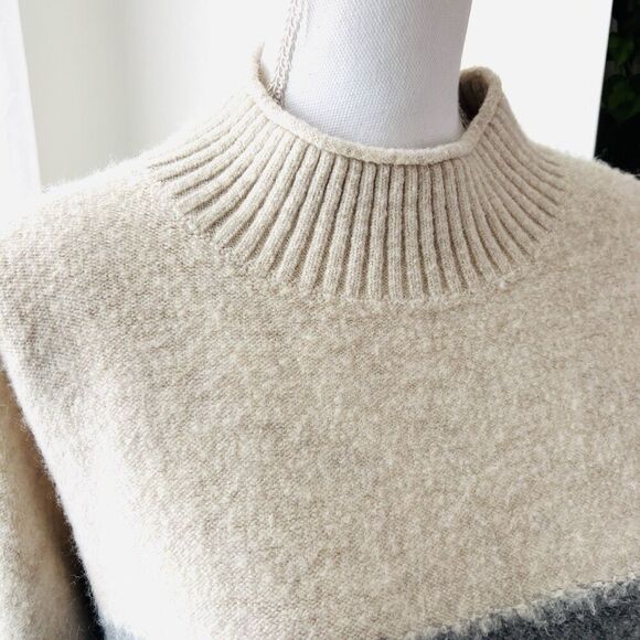 Universal Thread Gray & Cream Mock Neck Super Soft Pullover Sweater Womens Sz XL - Picture 2 of 9